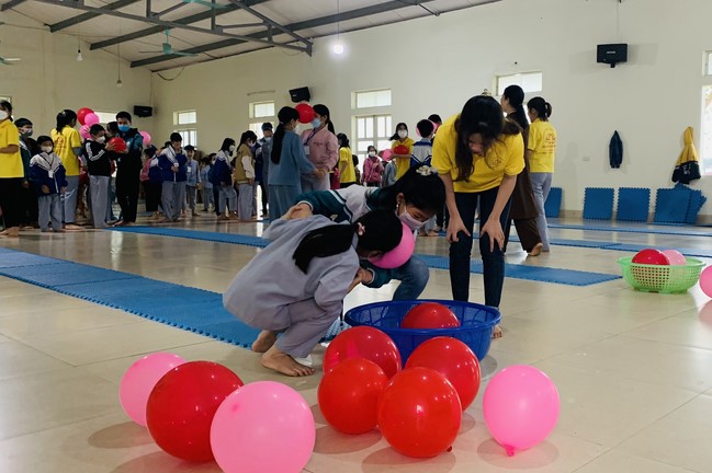 The 9th lotus seeds Sowing Retreat at Dong Cao Pagoda