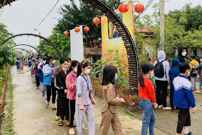 The 9th lotus seeds Sowing Retreat at Dong Cao Pagoda