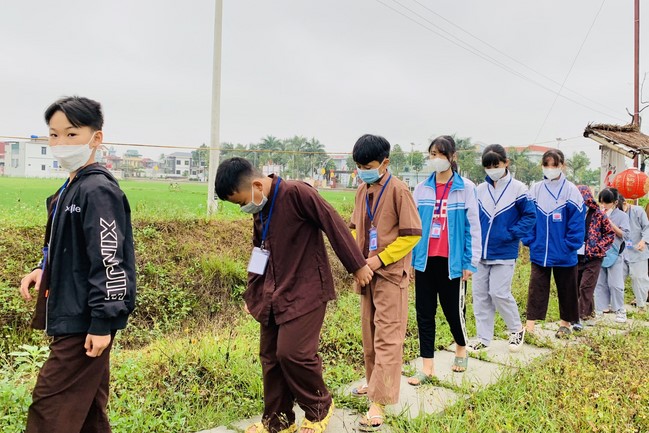 The 9th lotus seeds Sowing Retreat at Dong Cao Pagoda