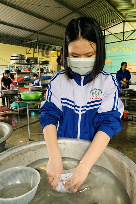The 9th lotus seeds Sowing Retreat at Dong Cao Pagoda