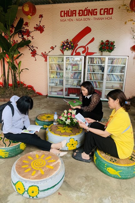 The 9th lotus seeds Sowing Retreat at Dong Cao Pagoda