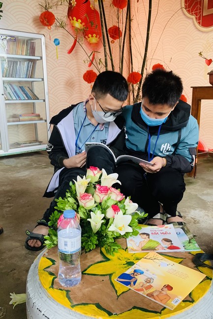The 9th lotus seeds Sowing Retreat at Dong Cao Pagoda
