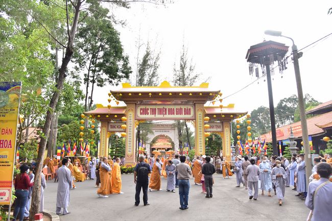 Receiving precepts from Thien Hoa precept's Altar of the Hoang Phap Pagoda’s monks