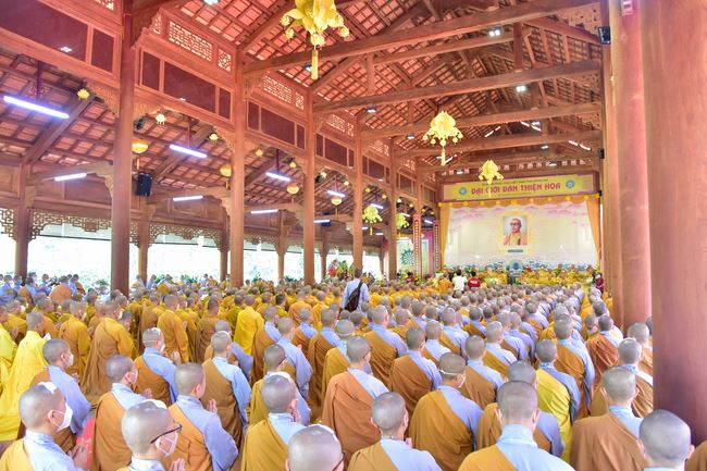Receiving precepts from Thien Hoa precept's Altar of the Hoang Phap Pagoda’s monks