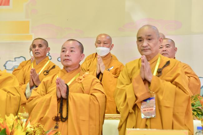 Receiving precepts from Thien Hoa precept's Altar of the Hoang Phap Pagoda’s monks