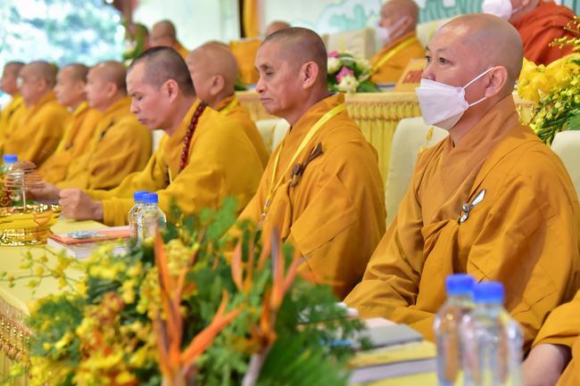 Receiving precepts from Thien Hoa precept's Altar of the Hoang Phap Pagoda’s monks