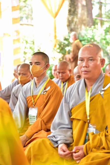 Receiving precepts from Thien Hoa precept's Altar of the Hoang Phap Pagoda’s monks