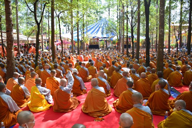 Receiving precepts from Thien Hoa precept's Altar of the Hoang Phap Pagoda’s monks