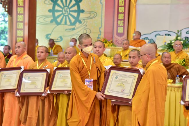 Receiving precepts from Thien Hoa precept's Altar of the Hoang Phap Pagoda’s monks