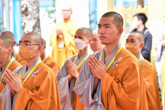 Receiving precepts from Thien Hoa precept's Altar of the Hoang Phap Pagoda’s monks