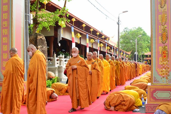 Receiving precepts from Thien Hoa precept's Altar of the Hoang Phap Pagoda’s monks