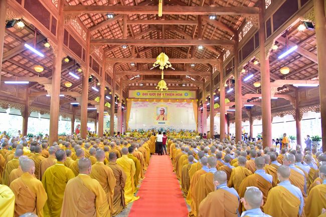 Receiving precepts from Thien Hoa precept's Altar of the Hoang Phap Pagoda’s monks