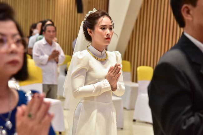 Wedding Ceremony at the pagoda
