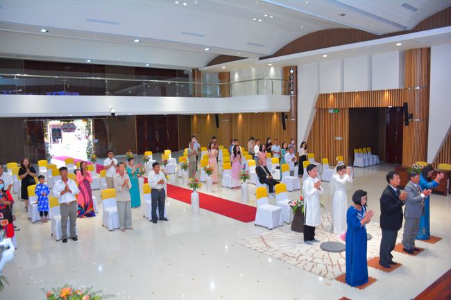 Wedding Ceremony at the pagoda