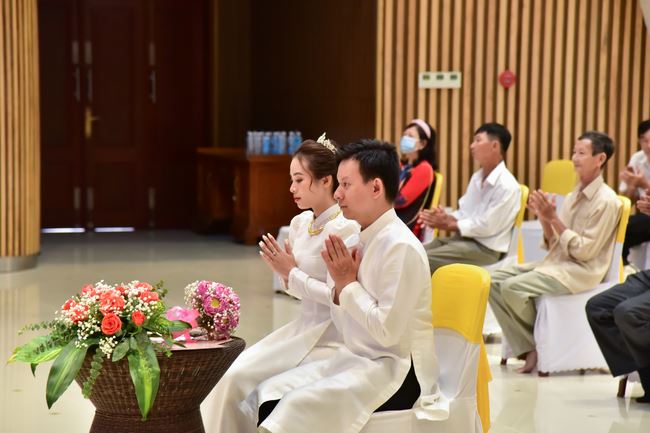 Wedding Ceremony at the pagoda