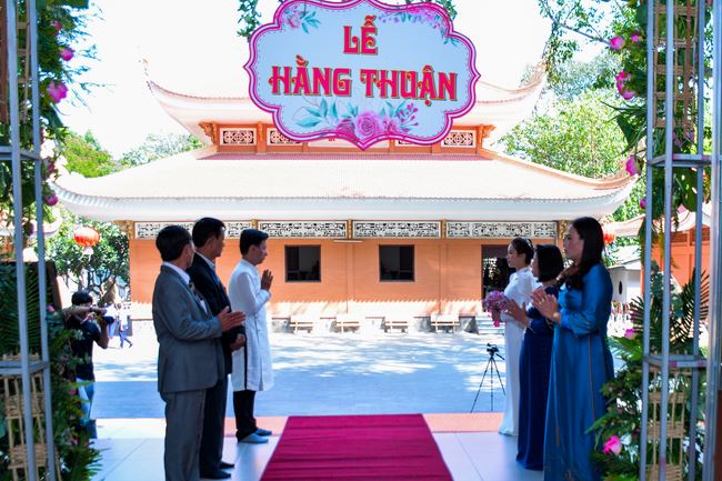 Wedding Ceremony at the pagoda