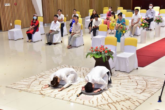 Wedding Ceremony at the pagoda
