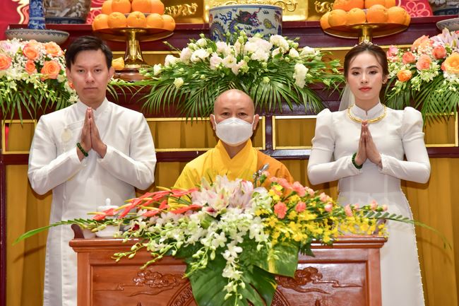 Wedding Ceremony at the pagoda