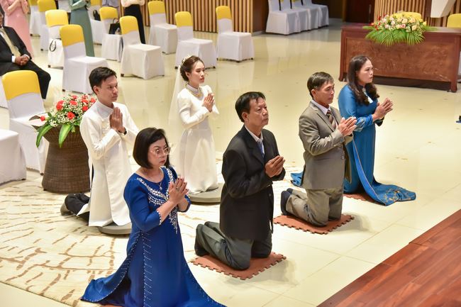 Wedding Ceremony at the pagoda