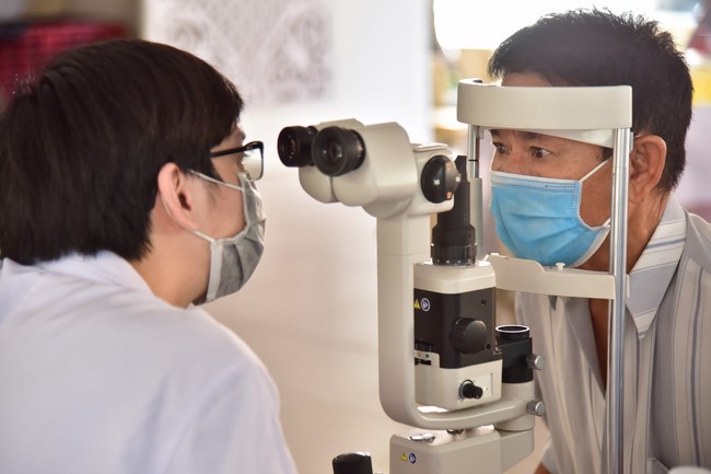 Medical examination, medicine giving and advice on eye health