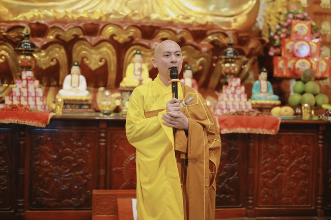 Reciting great compassion Mantra to pray for a peaceful country and happiness people to welcome the Buddha’s Birthday in  2022 at Co Am Pagoda