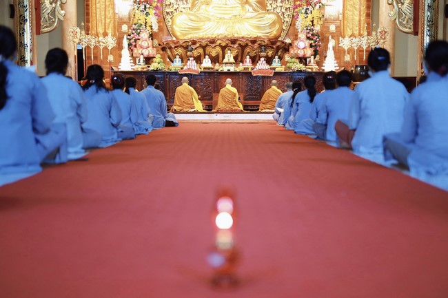 Reciting great compassion Mantra to pray for a peaceful country and happiness people to welcome the Buddha’s Birthday in  2022 at Co Am Pagoda