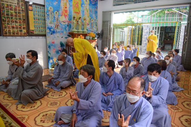 Tu niệm Phật Một ngày ở Cần Thơ