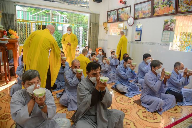 Tu niệm Phật Một ngày ở Cần Thơ