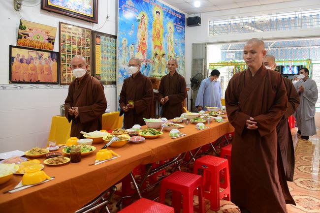 Tu niệm Phật Một ngày ở Cần Thơ