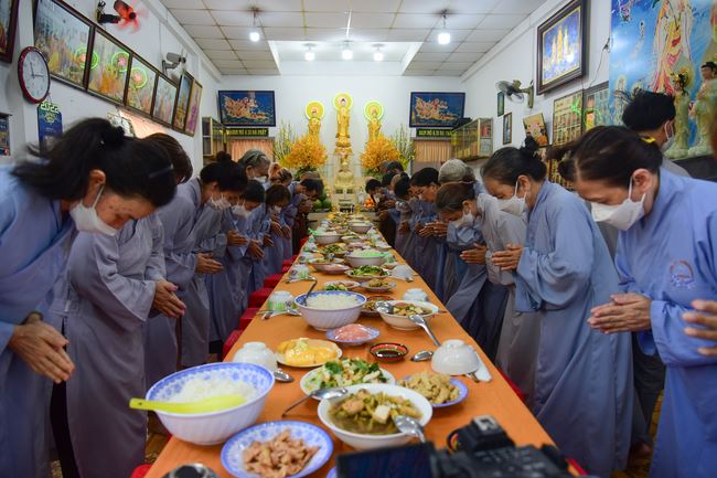 Tu niệm Phật Một ngày ở Cần Thơ