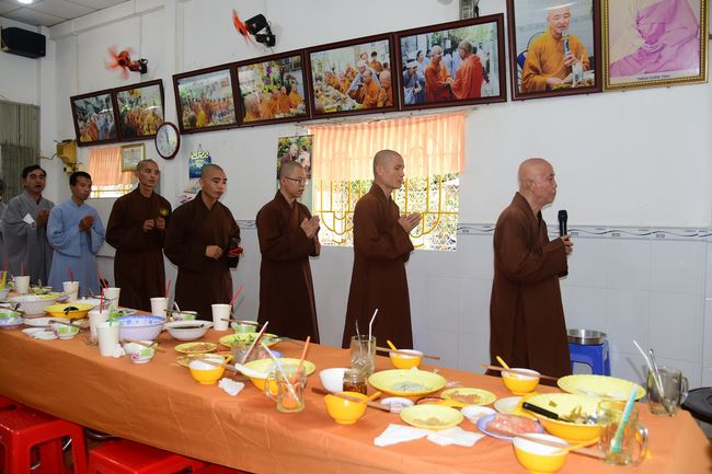 Tu niệm Phật Một ngày ở Cần Thơ