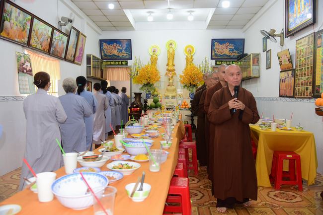 Tu niệm Phật Một ngày ở Cần Thơ