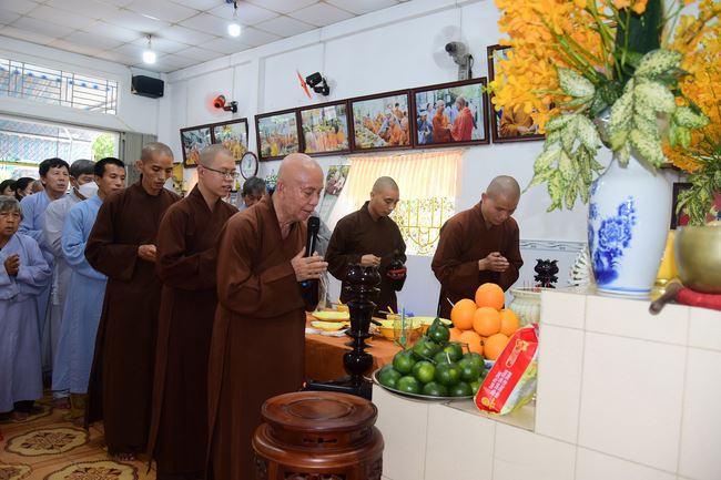 Tu niệm Phật Một ngày ở Cần Thơ