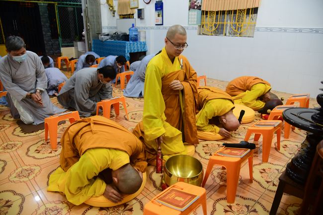 Tu niệm Phật Một ngày ở Cần Thơ