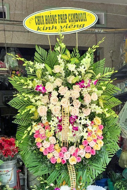 Viếng tang lễ Phật tử Liên Lan