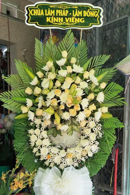 Viếng tang lễ Phật tử Liên Lan