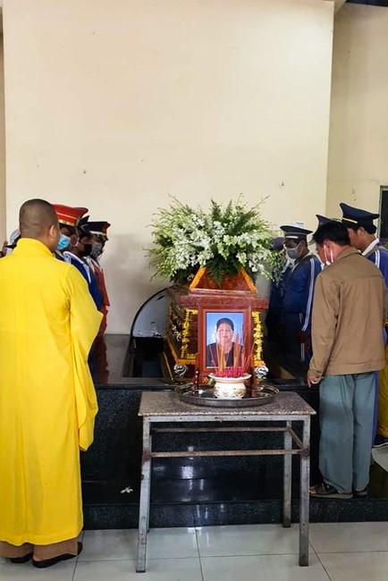 Viếng tang lễ Phật tử Liên Lan