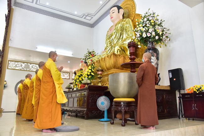 Wedding Ceremony at the pagoda