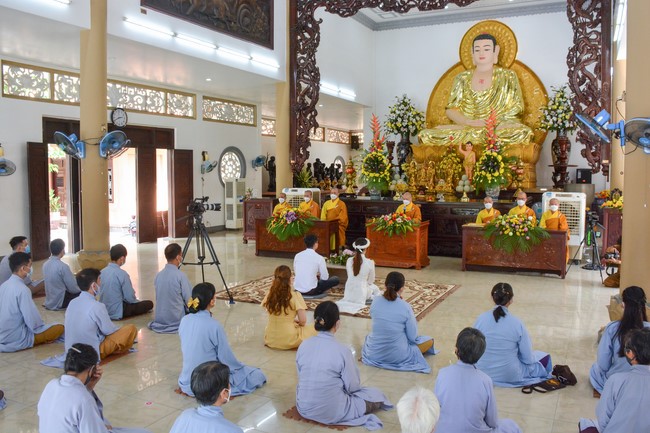 Wedding Ceremony at the pagoda