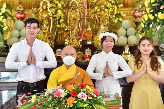 Wedding Ceremony at the pagoda