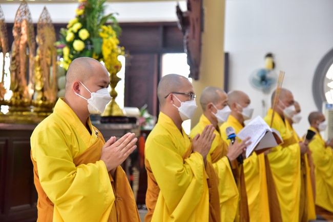 Wedding Ceremony at the pagoda
