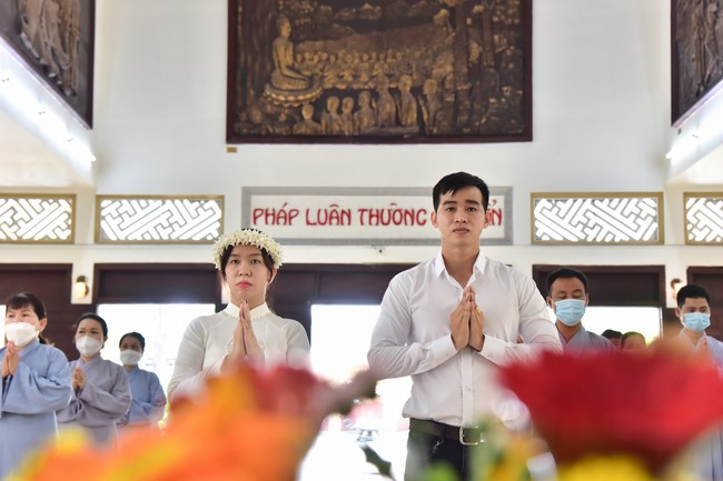 Wedding Ceremony at the pagoda