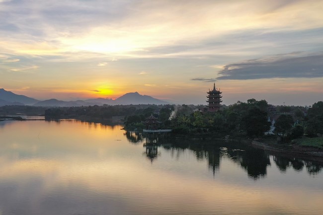 One-Day peaceful Retreat and thanks to Avalokitesvara at Hoa Phuc Pagoda