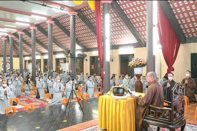 One-Day peaceful Retreat and thanks to Avalokitesvara at Hoa Phuc Pagoda