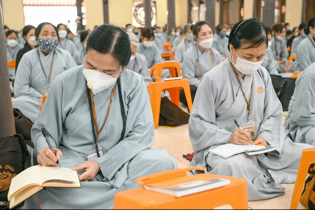 One-Day peaceful Retreat and thanks to Avalokitesvara at Hoa Phuc Pagoda