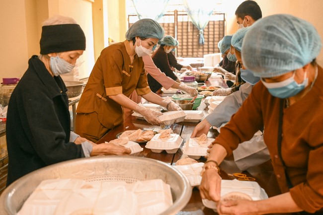 One-Day peaceful Retreat and thanks to Avalokitesvara at Hoa Phuc Pagoda
