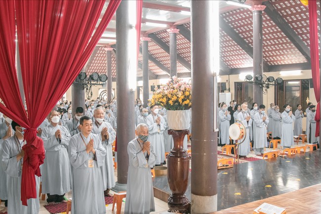 One-Day peaceful Retreat and thanks to Avalokitesvara at Hoa Phuc Pagoda