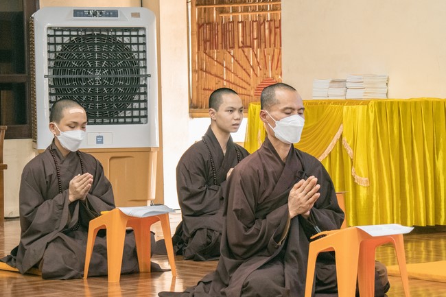 One-Day peaceful Retreat and thanks to Avalokitesvara at Hoa Phuc Pagoda