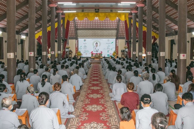 One-Day peaceful Retreat and thanks to Avalokitesvara at Hoa Phuc Pagoda