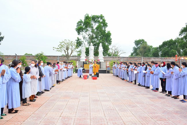 One-day peaceful Day at Tu Phap Co Tu Pagoda